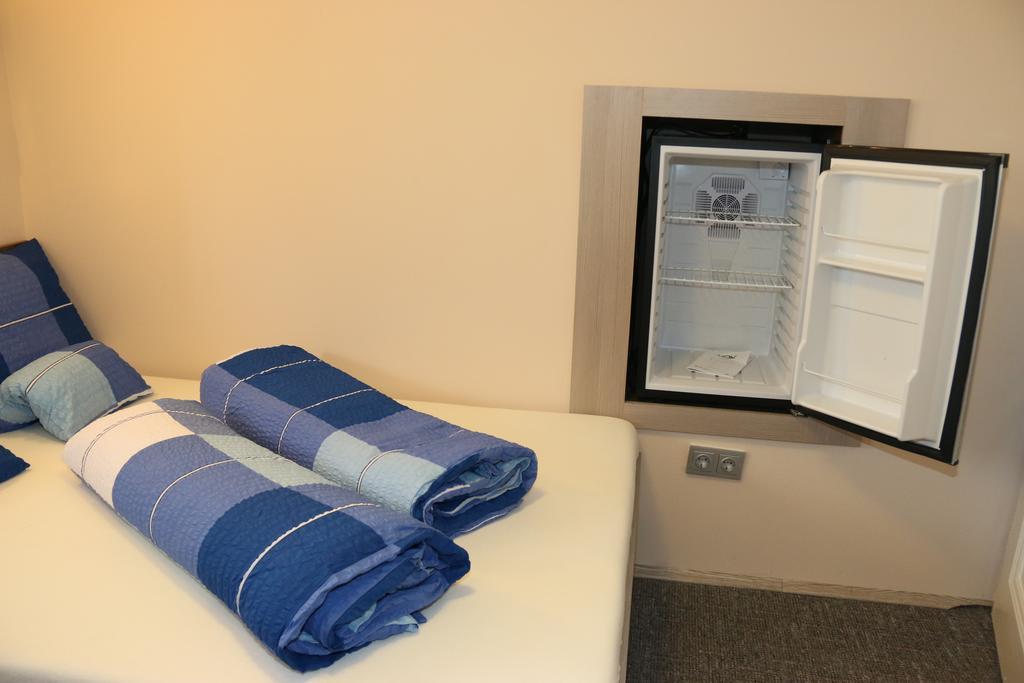 Aradi Vendeghaz Hotel Miskolc Room photo